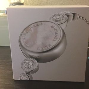 Michael Kors Fitbit tracker